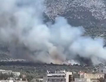 Φωτιά στην Πολυτεχνειούπολη Ζωγράφου, στους πρόποδες του Υμηττού – Ήχησε το 112, επιχειρούν 13 εναέρια μέσα
