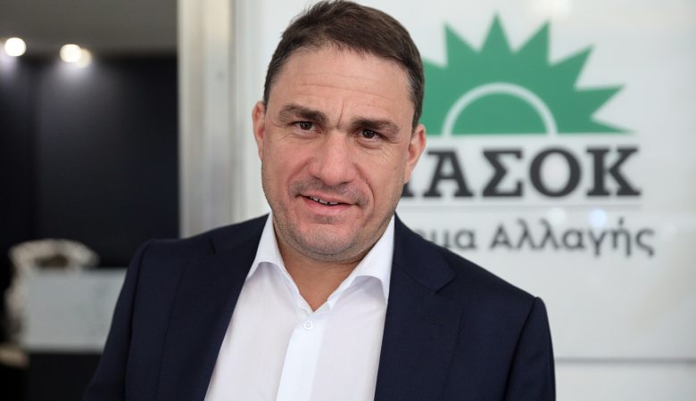 Τσουκαλάς για τις φωτιές: «Τι βαθμό βάζει το “επιτελικό” κράτος στον εαυτό του;»