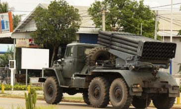 Ο στρατός της Ταϊλάνδης κατηγορεί αυτόν της Καμπότζης πως παραβίασε την κατάπαυση του πυρός