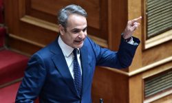 Δευτερολογία Μητσοτάκη: Παρουσιάζεστε ως κακέκτυπο του ΠΑΣΟΚ του ’80 χωρίς το χάρισμα του Ανδρέα Παπανδρέου