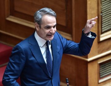 Δευτερολογία Μητσοτάκη: Παρουσιάζεστε ως κακέκτυπο του ΠΑΣΟΚ του ’80 χωρίς το χάρισμα του Ανδρέα Παπανδρέου