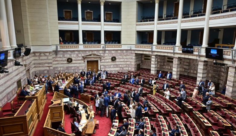 Βουλή – Πρόταση για Προκαταρτική Επιτροπή κατά Μ. Βορίδη και Λ. Αυγενάκη: Απορρίφθηκαν οι προτάσεις των ΣΥΡΙΖΑ, Νέας Αριστεράς και ΠΑΣΟΚ