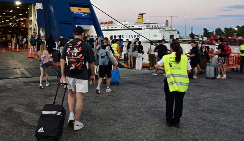 Μαζική έξοδος από τα λιμάνια της Αττικής για το τριήμερο του Δεκαπενταύγουστου