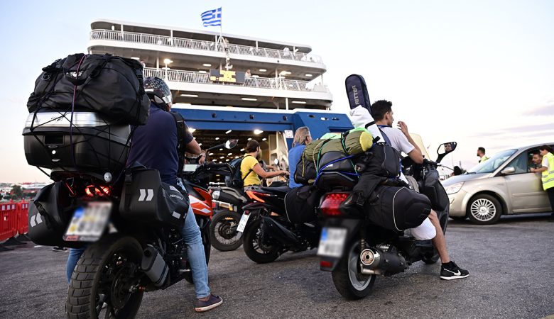 Κανονικά σήμερα τα ακτοπλοϊκά δρομολόγια από τα λιμάνια της Αττικής