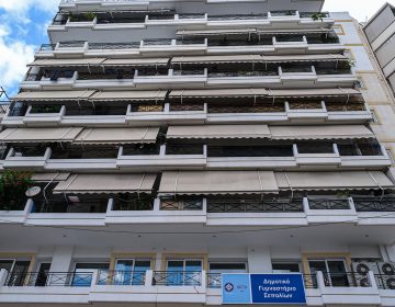 Νεκρό κοριτσάκι στο Παλαιό Φάληρο: Η μητέρα το 2022 είχε συλληφθεί για έκθεση ανηλίκου σε κίνδυνο – Τι εκτιμούν οι Αρχές