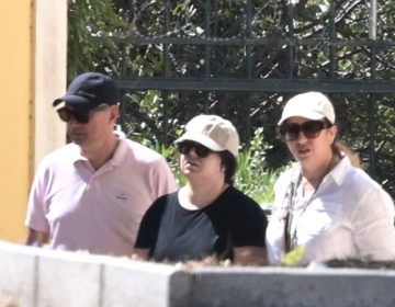 Νεκρό κοριτσάκι στο Παλαιό Φάληρο: Γιατί δεν πείθει τις Αρχές το σενάριο του ατυχήματος – Οι αντιφάσεις στις οποίες έχει πέσει η 32χρονη μητέρα