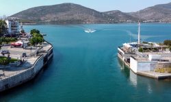 Η Χαλκίδα κόπηκε στα δύο λόγω βλάβης στην παλιά γέφυρα του Ευρίπου – Παραμένει ανοιχτή από χθες