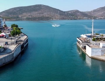 Η Χαλκίδα κόπηκε στα δύο λόγω βλάβης στην παλιά γέφυρα του Ευρίπου – Παραμένει ανοιχτή από χθες