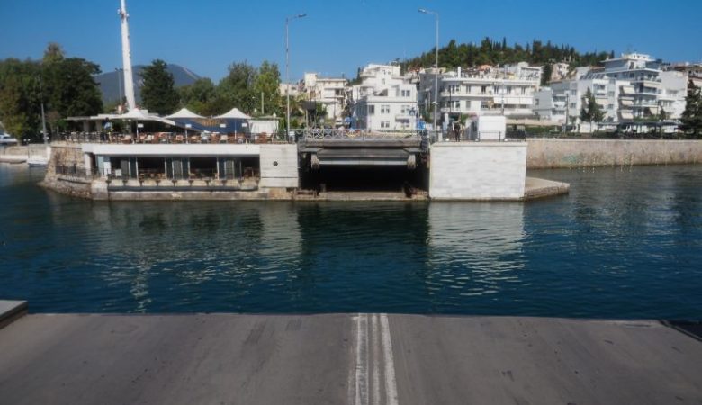 Απροσδιόριστος ο χρόνος αποκατάστασης της κυκλοφορίας για τα οχήματα στην Παλαιά Γέφυρα της Χαλκίδας