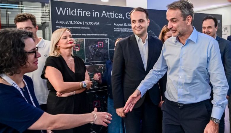 Επίσκεψη του Κυριάκου Μητσοτάκη στις εγκαταστάσεις της εταιρείας ICEYE