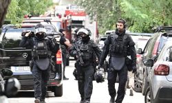 Συνελήφθη ο 57χρονος που είχε ταμπουρωθεί στο σπίτι του στο Χολαργό – Είχε ρίξει μολότοφ σε αστυνομικούς