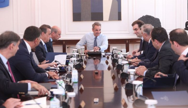 Αυτά είναι τα 12 μέτρα που θα πάρει η κυβέρνηση κατά της γραφειοκρατίας