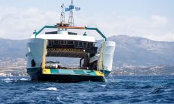 Προσάραξη φέρι μποτ σε ξέρα ανοιχτά των Νέων Στύρων: «Κόλλησαν τα πηδάλια» φέρεται να υποστήριξε ο καπετάνιος – Δύσκολη η μεταφορά του πλοίου