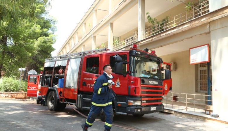 Έσβησε η φωτιά που είχε ξεσπάσει στο νοσοκομείο «Σωτηρία» – Είχε εκκενωθεί ο 1ος όροφος