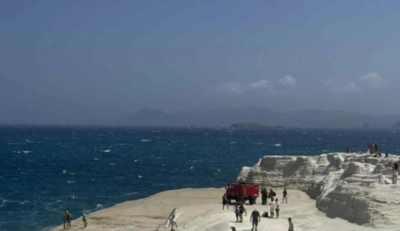 Τραγωδία στη Μήλο: Δύο τουρίστες πνίγηκαν στο Σαρακήνικο