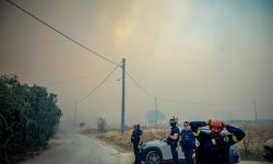 Σε ύφεση οι φωτιές σε Κερατέα και Χελιδόνι Ηλείας – Έγιναν 385 απεγκλωβισμοί