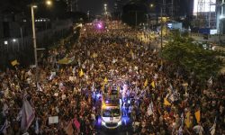 Δεκάδες χιλιάδες διαδηλωτές στο Τελ Αβίβ κατά του σχεδίου κατάκτησης της πόλης της Γάζας