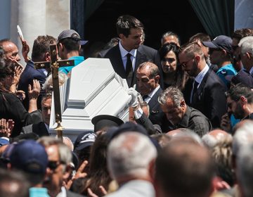 Συγκλόνισε ο Αντώνης Σαμαράς στο τελευταίο αντίο στην κόρη του: «Τι να πει μια μάνα που δεν θα ξαναγκαλιάσει το σπλάχνο της;»