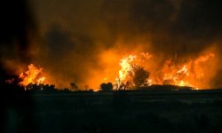 Μήνυμα του 112 για απομάκρυνση των κατοίκων της Κάτω Αχαΐας προς Πύργο, λόγω της μεγάλης φωτιάς