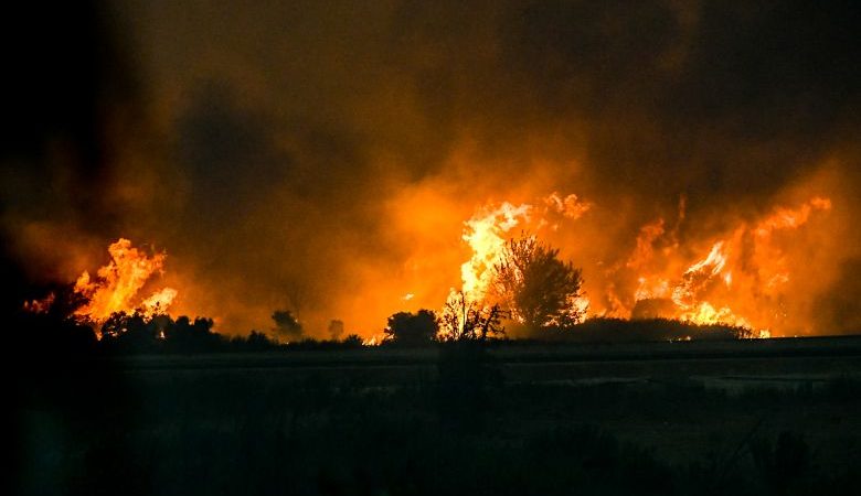 Μήνυμα του 112 για απομάκρυνση των κατοίκων της Κάτω Αχαΐας προς Πύργο, λόγω της μεγάλης φωτιάς