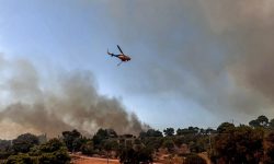 Συνεχίζεται η μάχη με τις φλόγες σε τρία μέτωπα στην Ζάκυνθο