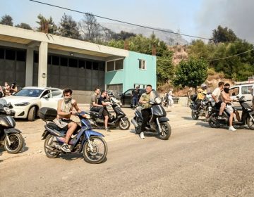 Με οδηγία Δένδια διατίθενται από τις Ένοπλες Δυνάμεις χώροι φιλοξενίας για πυρόπληκτους σε Πάτρα και Μεσολόγγι