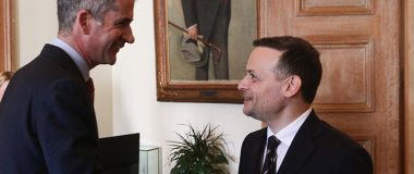 Αντιπαράθεση Δούκα με Μπακογιάννη για τη Βασιλίσσης Όλγας