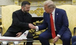 Τραμπ με τον Ζελένσκι δίπλα του: «Οι ΗΠΑ θα εμπλακούν στη μελλοντική ασφάλεια της Ουκρανίας»