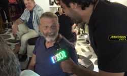 Ο Απόστολος Γκλέτσος για πρώτη φορά στη Μύκονο: «Είναι όπως την περιγράφουν και ακόμα καλύτερη»