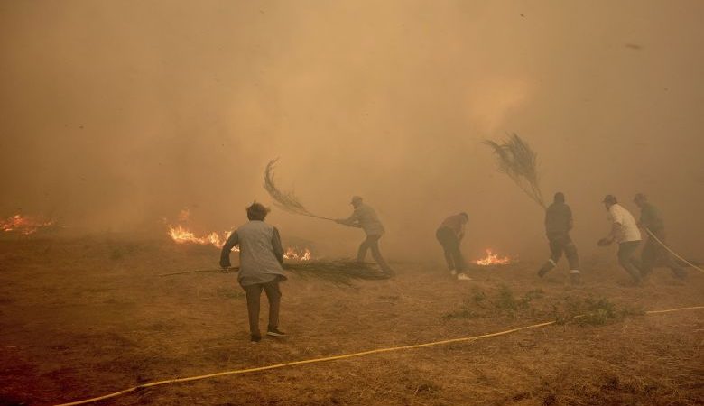 Οι ισχυροί άνεμοι δυσκολεύουν πολύ το έργο των πυροσβεστών στην Ισπανία