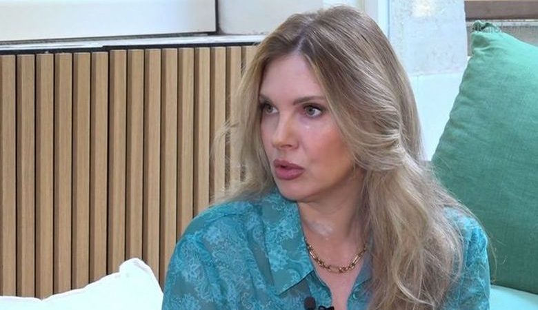 Χριστίνα Αλούπη: Κουβαλούσα τη ρετσινιά του ηλίθιου μοντέλου και πάλευα να το βγάλω από πάνω μου