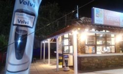 Ρομπότ-ξεναγός που μιλάει 120 γλώσσες ξεναγεί τους επισκέπτες στο δήμο Βόλβης