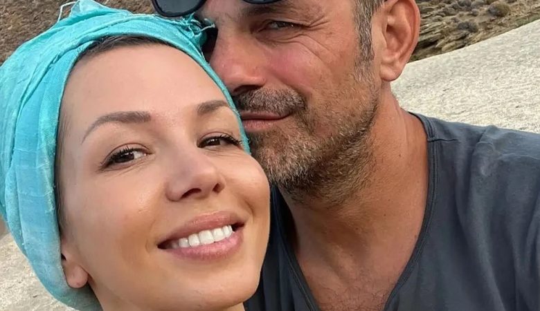 Βαρύ πένθος για τον Ντέμη Νικολαΐδη – Η σύντροφος του, Αλεξάνδρα Νικολαΐδου, έχασε τη μάχη με τον καρκίνο