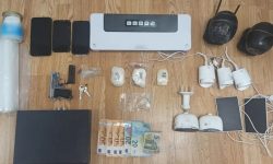 Συνελήφθησαν δύο άντρες στην Αττική για κατοχή και διακίνηση ναρκωτικών