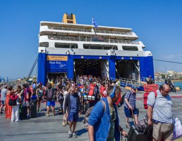 Αυξημένη η κίνηση στο λιμάνι του Πειραιά – Επιστρέφουν οι αδειούχοι του Αυγούστου