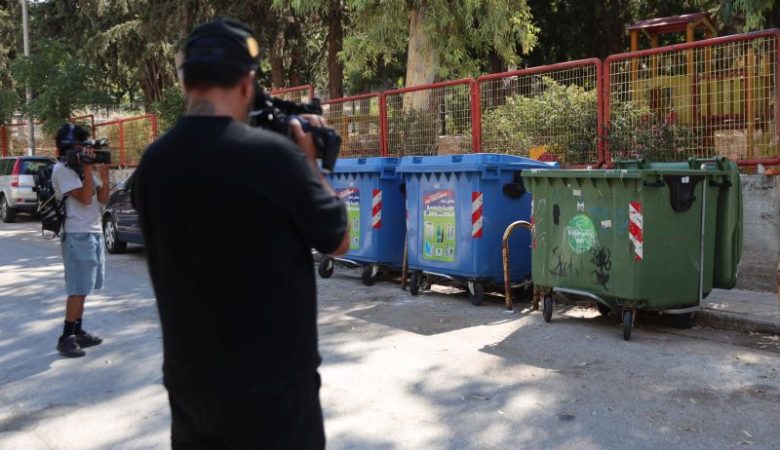 Εντοπίστηκαν όπλα και πυρομαχικά σε κάδο απορριμάτων στην Καισαριανή