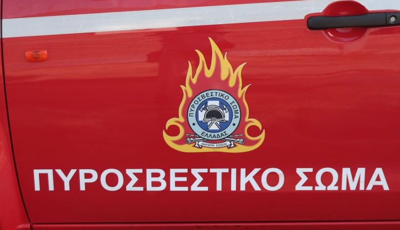 Φωτιά σε εγκαταλελειμμένο κτίριο στο Μεταξουργείο