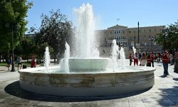 Επαναλειτουργεί το σιντριβάνι στην πλατεία Συντάγματος