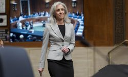 Ο Τραμπ απέπεμψε την διευθύντρια των CDC Μονάρεζ, εβδομάδες αφού ανέλαβε