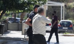 Προφυλακίστηκε ο δημοτικός υπάλληλος που κατηγορείται για εμπρησμούς στην Παλλήνη – «Πιάσατε λάθος άνθρωπο», ισχυρίστηκε