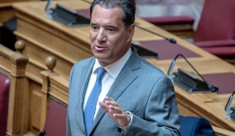 Άδωνις Γεωργιάδης: Τρία ψέματα και μια μισή αλήθεια για το ΕΣΥ