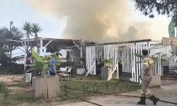 Φωτιά κατέστρεψε γνωστό beach bar στην Πρέβεζα – Δείτε βίντεο