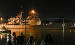 Στα ύψη η ένταση μεταξύ Βενεζουέλας και ΗΠΑ: Αμερικανικό καταδρομικό πλοίο διασχίζει τη διώρυγα του Παναμά
