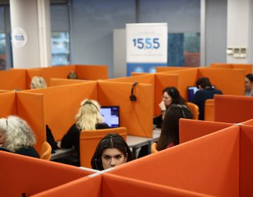 Νέα υπηρεσία του 1555: Βιντεοκλήση στην ελληνική νοηματική γλώσσα