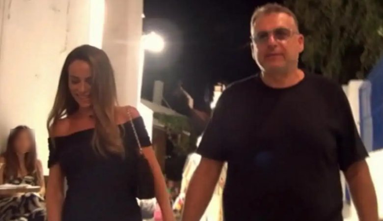 Γιώργος Λιάγκας και Μαρία Αντωνά σε νυχτερινή βόλτα στα Ματογιάννια της Μυκόνου
