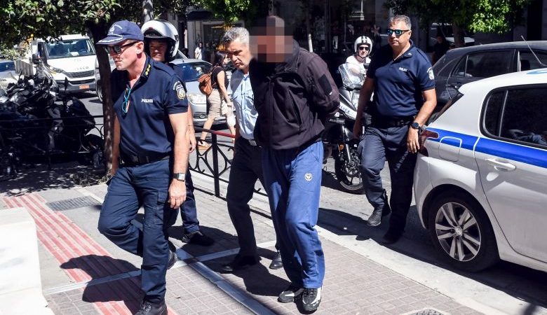 Συγκλονίζει ο πατέρας της 8χρονης: «Η κόρη μου ξυπνάει μες στη νύχτα και φωνάζει “έρχεται η μηχανή πάνω μου”»