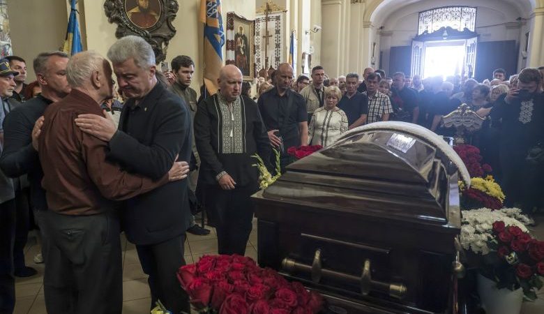 Κηδεύθηκε ο δολοφονηθείς πρώην πρόεδρος του ουκρανικού κοινοβουλίου