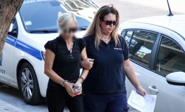 «Δεν αντιλήφθηκα ότι συγκρούστηκα με άλλο όχημα, δεν θυμάμαι τι έγινε» λέει η 45χρονη οδηγός της Porsche