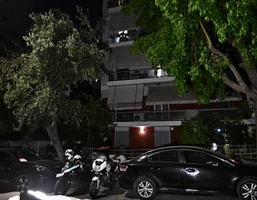 Θρίλερ στο Νέο Κόσμο: Βρέθηκαν νεκροί άνδρας και γυναίκα – Δίπλα τους υπήρχαν όπλο και κάλυκες