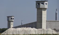 Κρατούμενοι σε γαλλική φυλακή ξεκίνησαν απεργία πείνας για να διαμαρτυρηθούν για τις συνθήκες